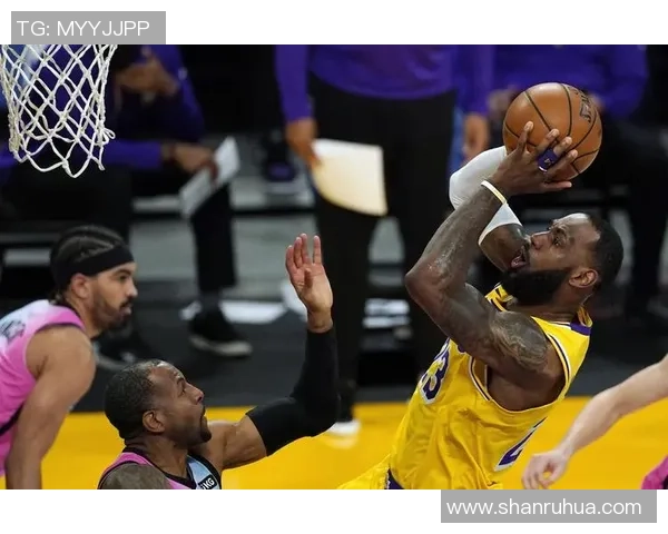 2020年湖人与热火常规赛精彩对决回顾与分析